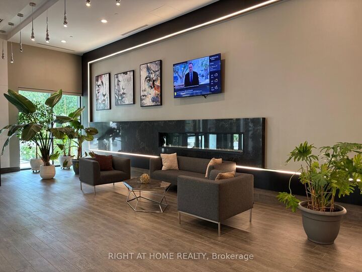 Property Photo:  8 Trent Avenue 302  ON M6A 0C6 