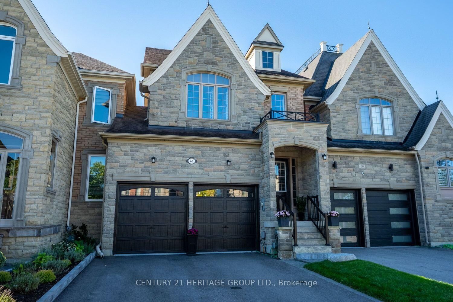 Property Photo:  67 Alex Campbell Crescent  ON L7B 1K9 