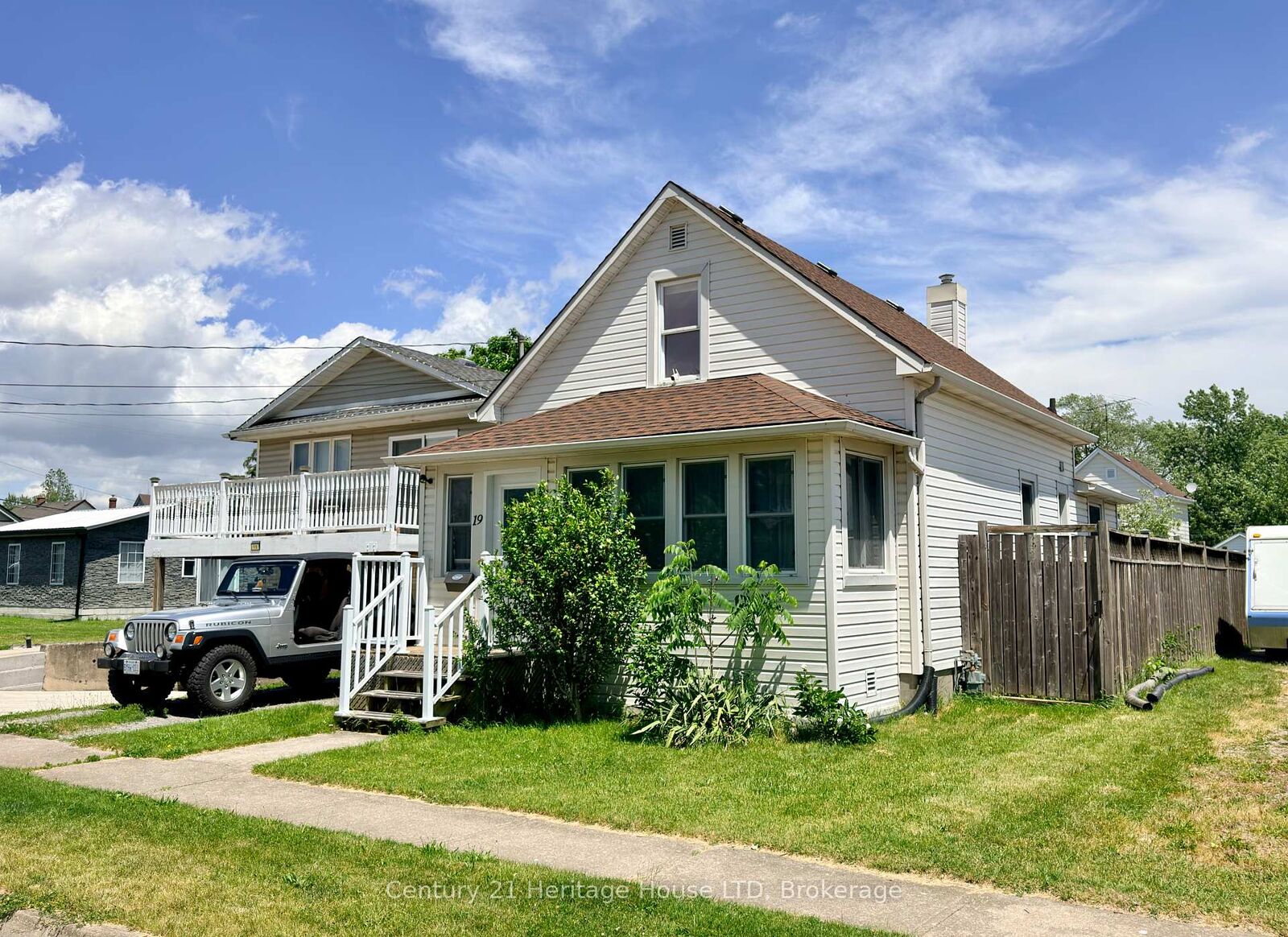 Property Photo:  19 Santone Avenue  ON L3C 2J5 