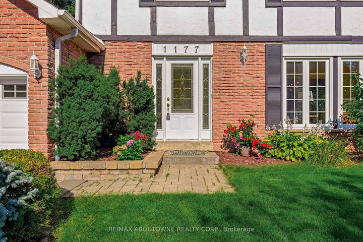 Property Photo:  1177 Grand Boulevard  ON L6H 2V2 