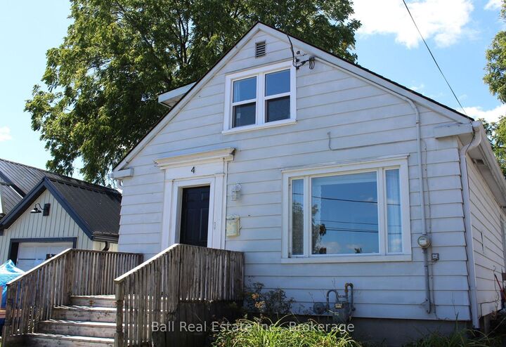 Property Photo:  4 Holden Street  ON K8P 3W3 