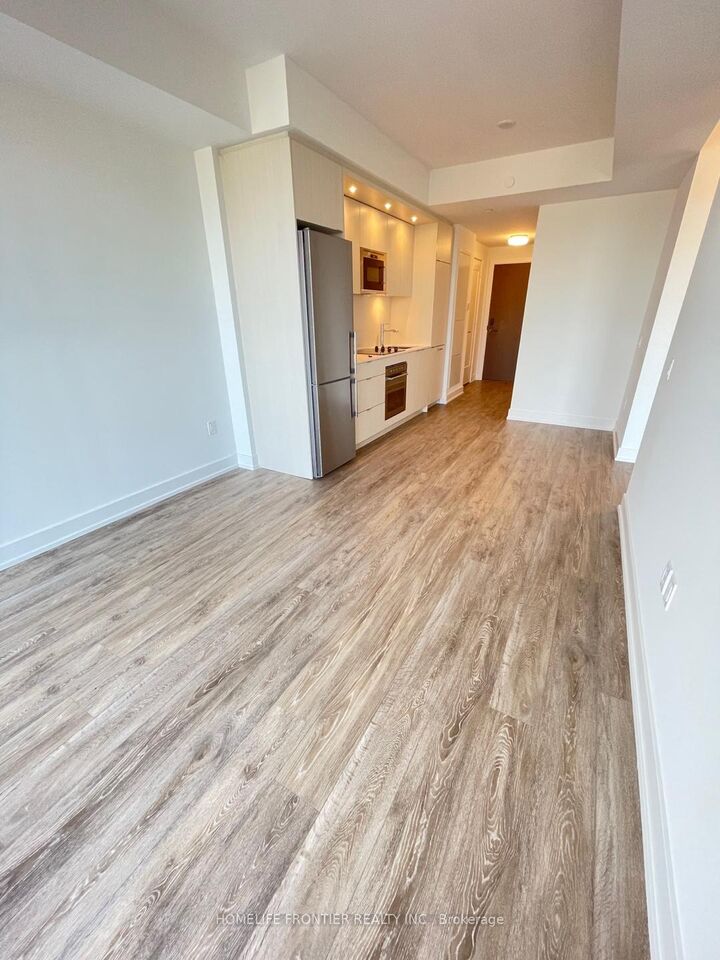 Property Photo:  20 Inn On The Park Drive 1938  ON M3C 0P8 