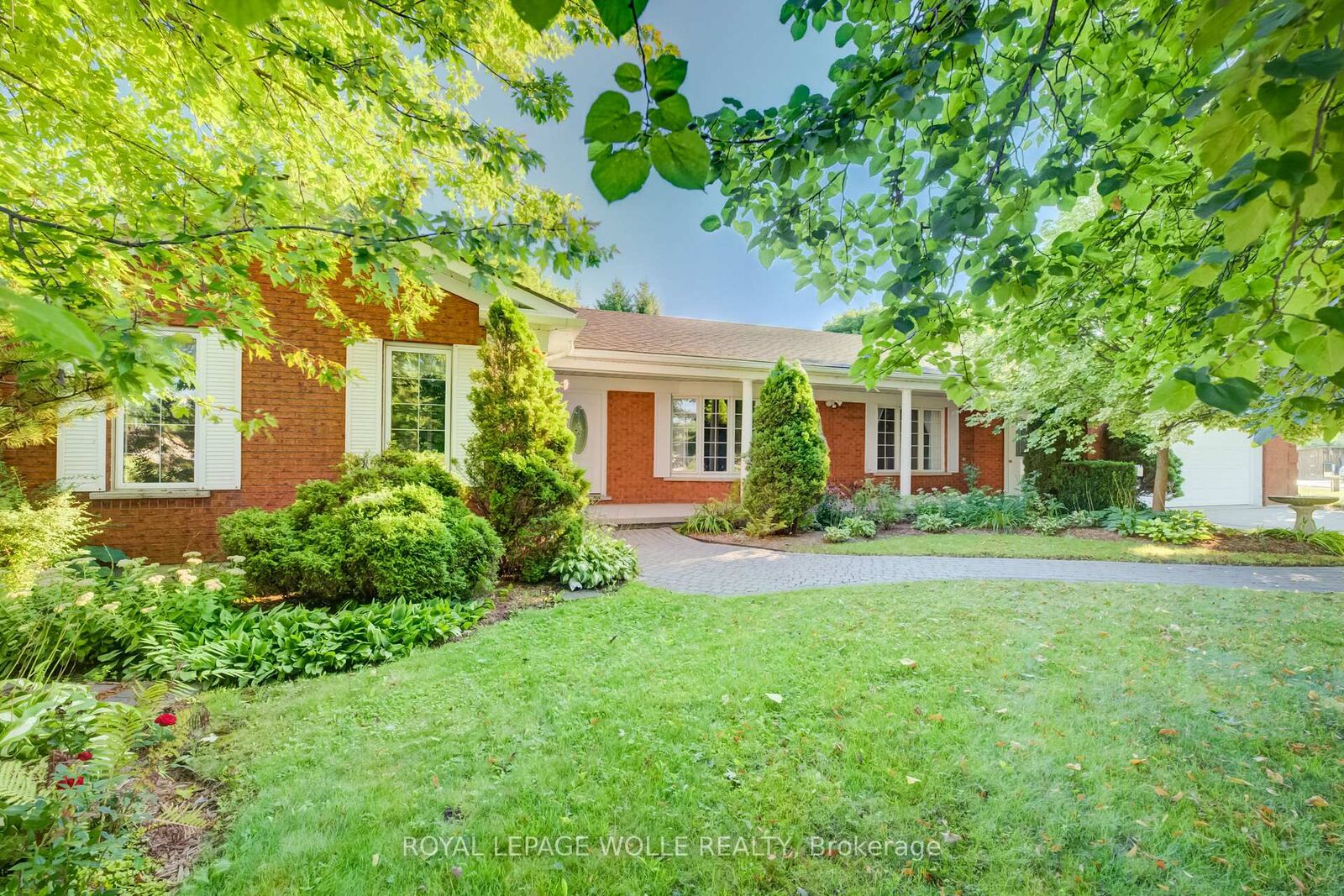 Property Photo:  4090 Hillcrest Street  ON N0K 1L0 