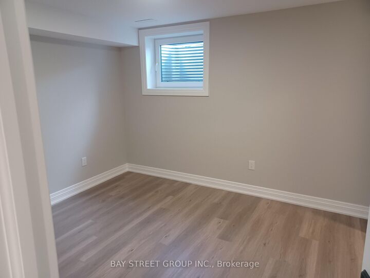 Property Photo:  22 Deer Pass Road Unit 2  ON L9N 0L6 