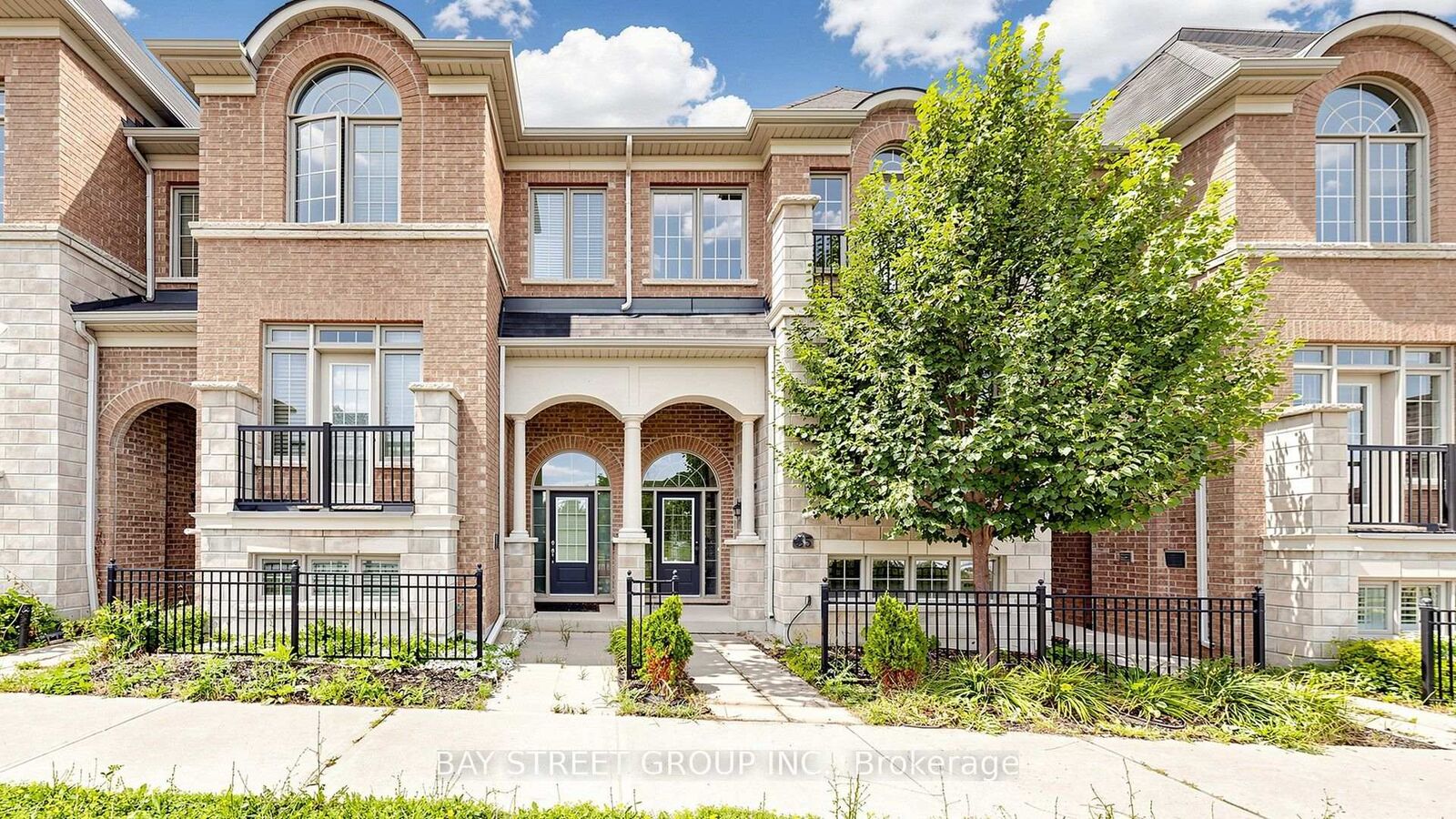 Property Photo: 35 Sharbot Lane ON L6E 0S7