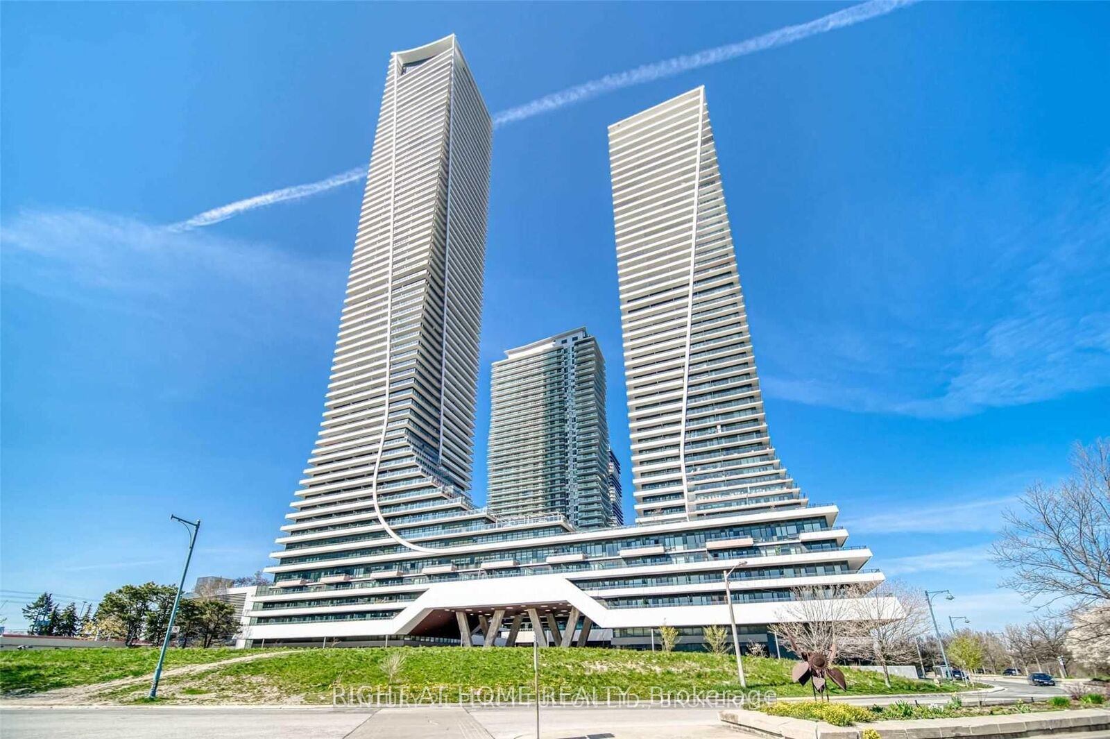 Property Photo:  30 Shore Breeze Drive 20  ON M8V 1A1 