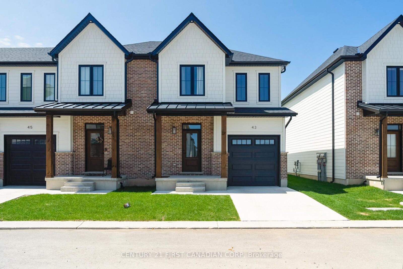 Property Photo:  147 Scotts Drive 20 (24)  ON N0M 2J0 