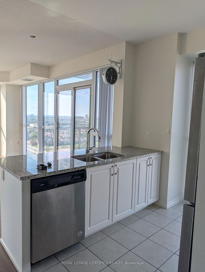 Property Photo:  349 Rathburn Road W 2205  ON L5B 0G9 