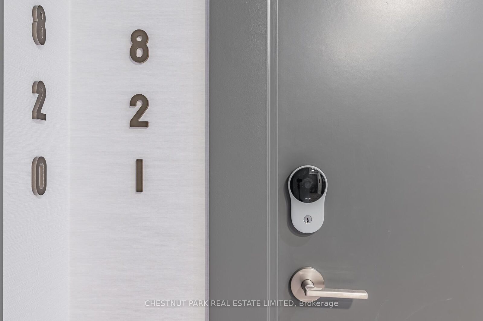 Property Photo:  9 Tecumseth Street 821  ON M5V 0S5 