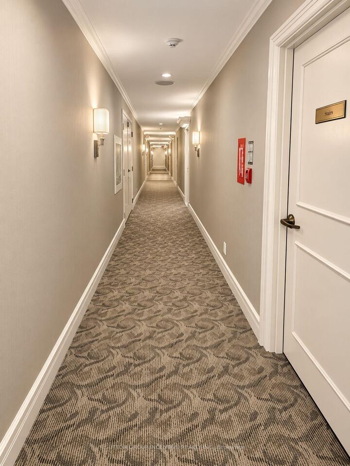 Property Photo:  265 Ridley Boulevard 1803  ON M5M 4N8 