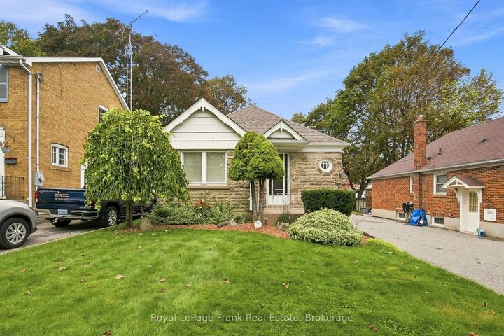 Property Photo:  126 Lauder Road  ON L1G 2H6 