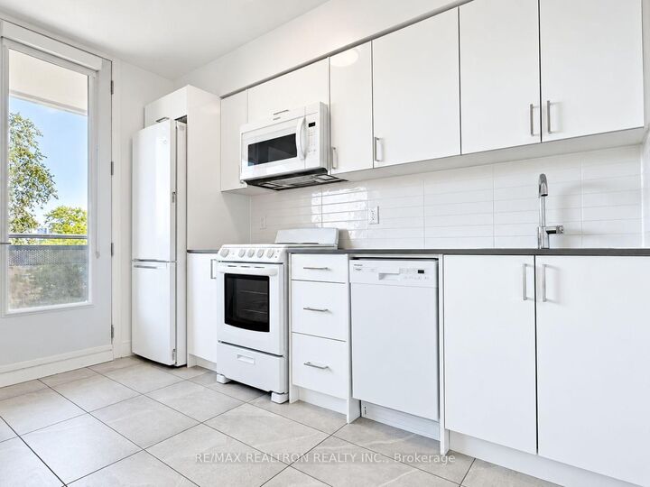 Property Photo:  276 St George Street 503  ON M5R 2P6 