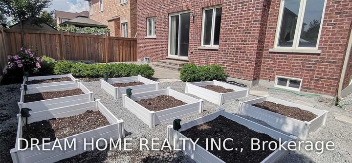 Property Photo:  53 Hermitage Boulevard  ON L6E 0S4 