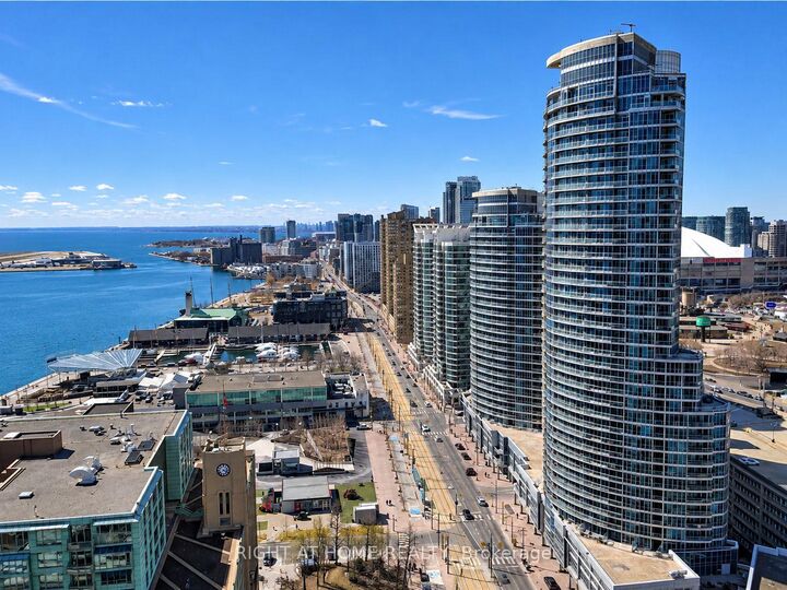 Property Photo:  77 Harbour Square 3110  ON M5J 2S2 