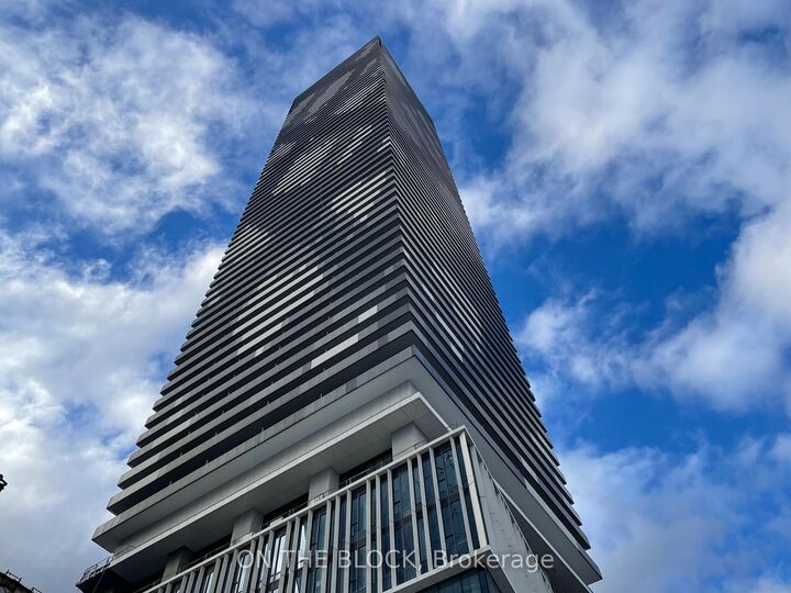 Property Photo:  138 Downes Street 1715  ON M5E 0E4 