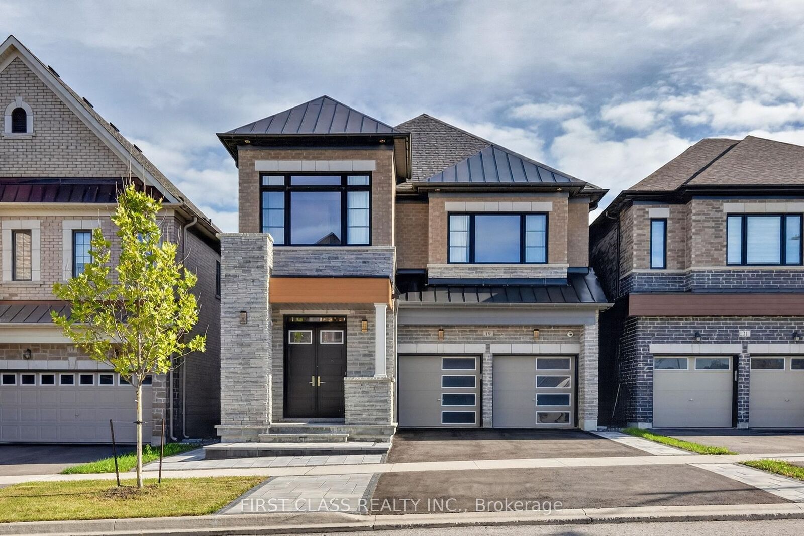 Property Photo:  19 William Logan Drive  ON L4E 1K6 