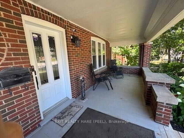 Property Photo:  256 Broadway Avenue  ON L9W 1K7 