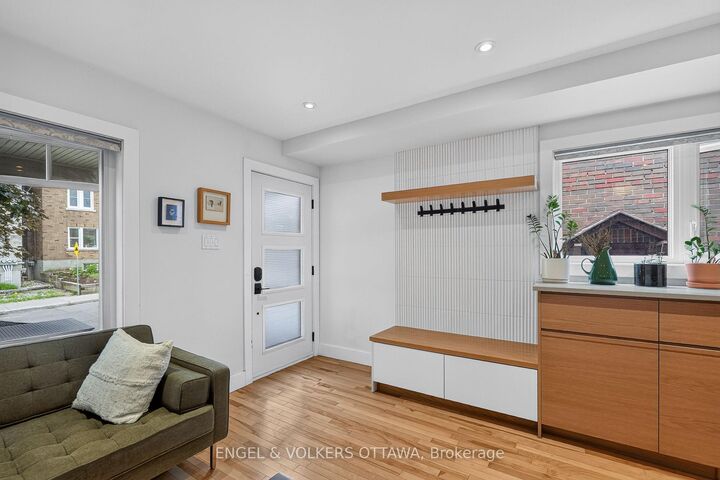 Property Photo:  309 Flora Street  ON K1R 5S1 