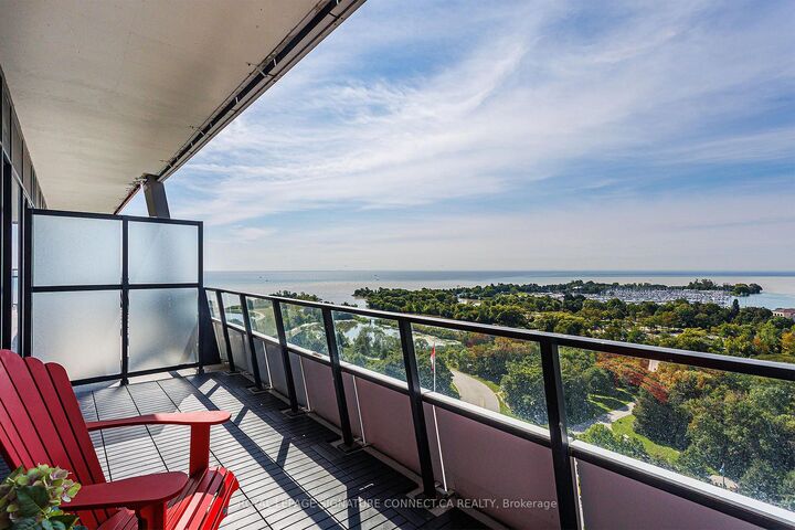 Property Photo:  30 Shore Breeze Drive 1319  ON M8V 1A1 