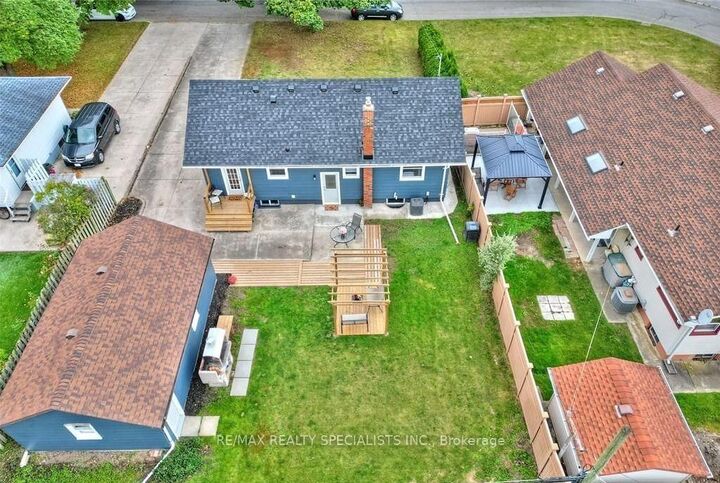 Property Photo:  6 Gormley Crescent Upper  ON L2M 5Y2 