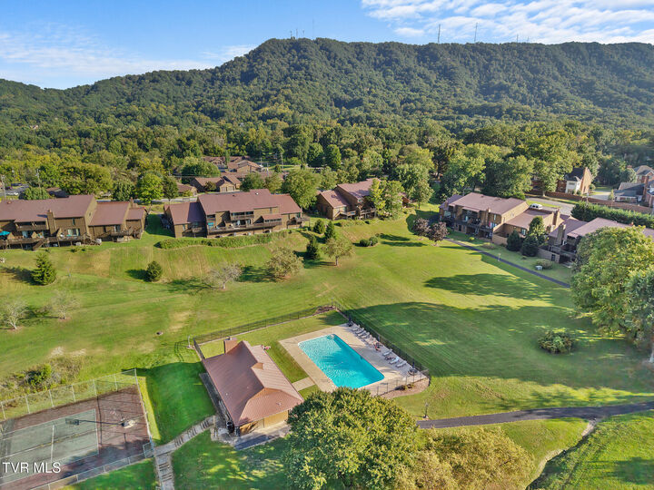 Property Photo:  516 Fleetwood Court  TN 37660 
