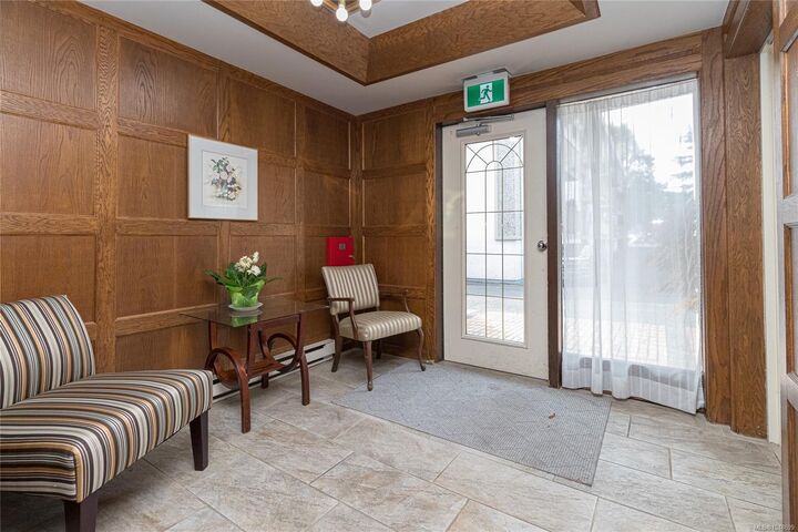 Property Photo: 720 Vancouver St #303 BC V8V 3V3