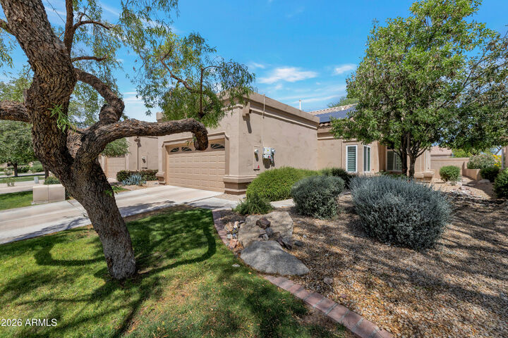 Property Photo: 8332 W Taro Lane AZ 85382