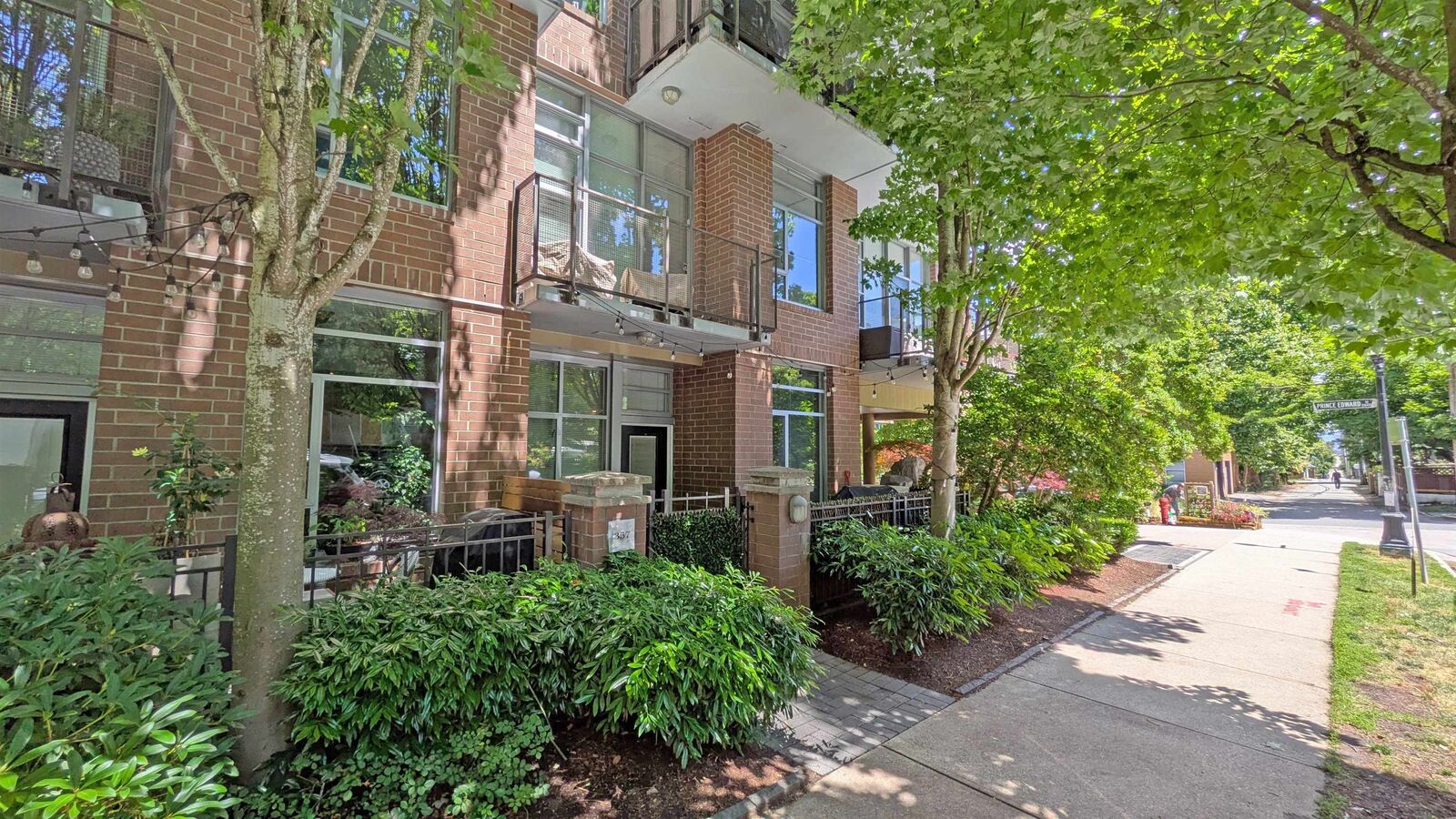 Property Photo:  357 E 11th Avenue  BC V5T 4W3 