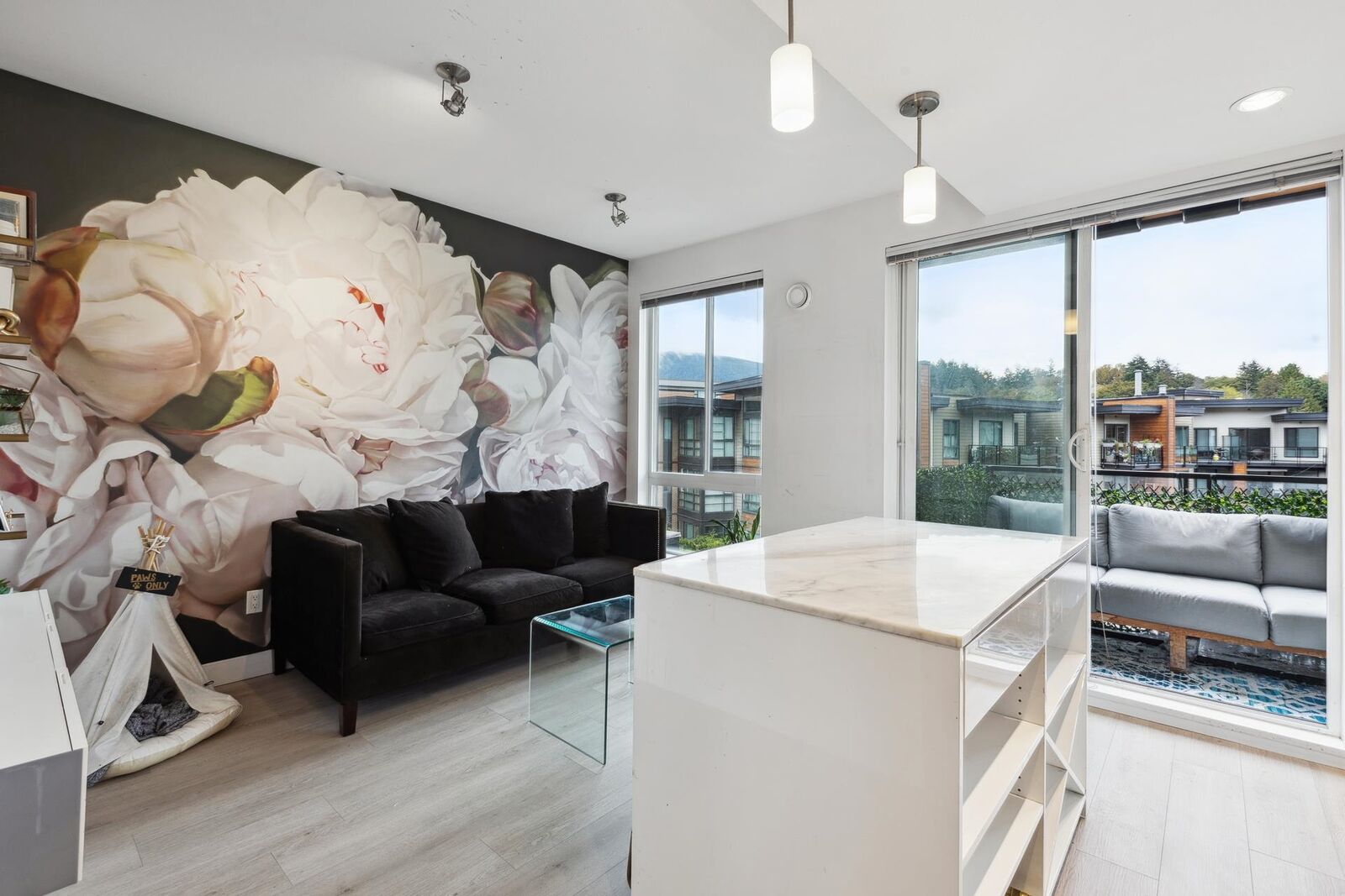 Property Photo: 733 W 3rd Street 513 BC V7M 0C8