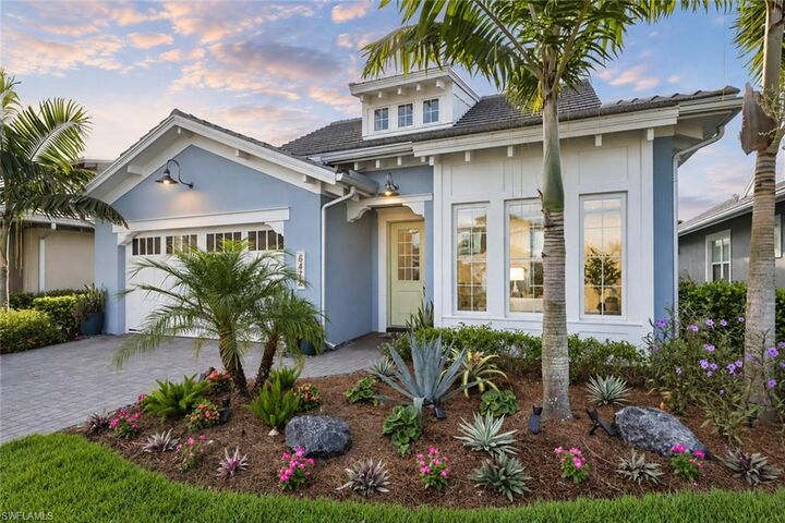 Property Photo: 6472 Arriba Ave FL 34113