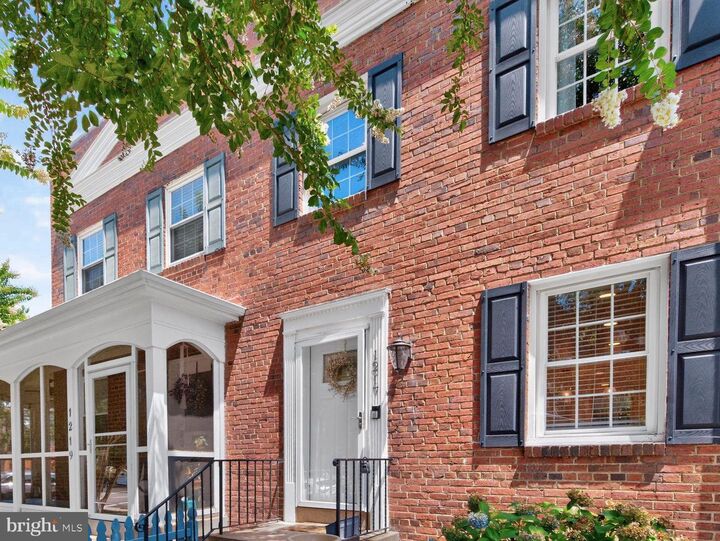 Property Photo: 1217 Colonial Avenue VA 22314