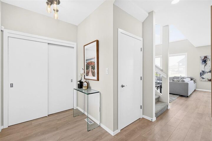 Property Photo:  39 Parkrose Place  MB R5A 0B4 