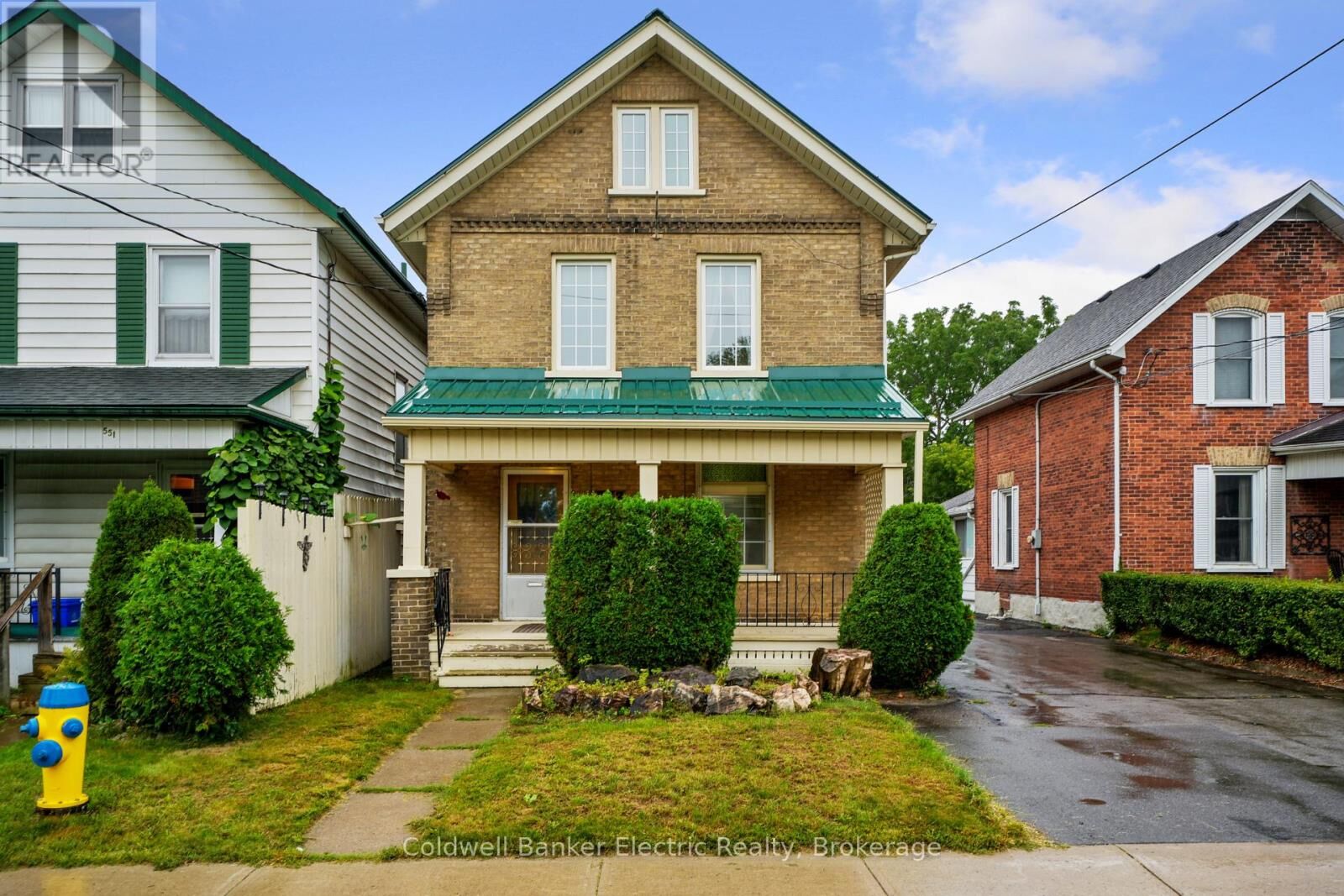 Property Photo:  553 Chamberlain Street  ON K9J 4L6 