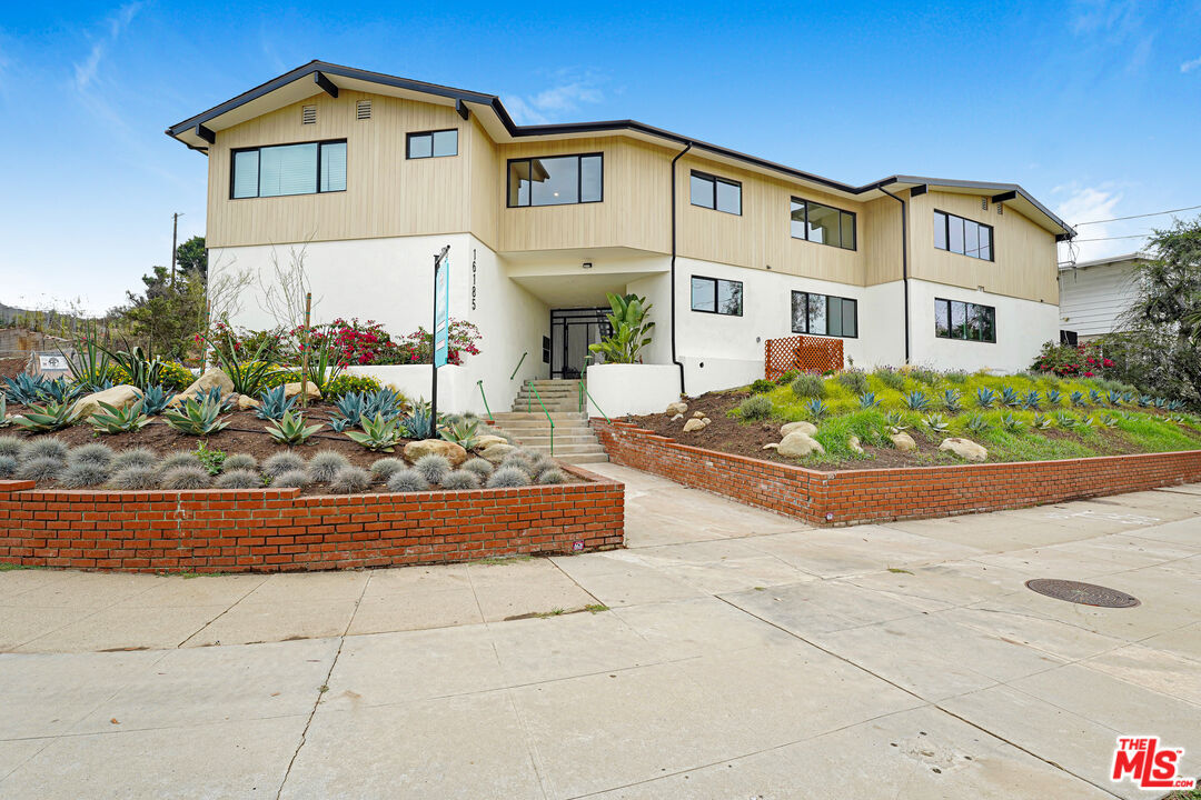 Property Photo: 16185 W Sunset Blvd, Unit 1 CA 90272