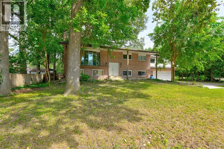 Property Photo:  725 Maple Avenue  ON N9J 2P5 