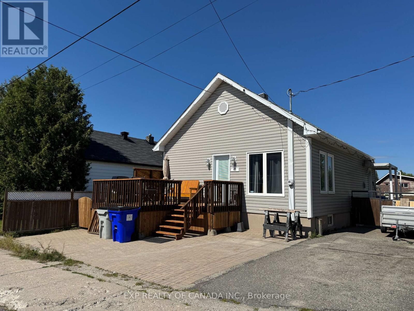Property Photo:  66 Kent Avenue  ON P4N 3B8 