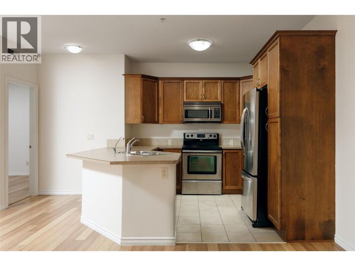 Property Photo: 1007 Harvey Avenue 208 BC V1Y 6B1
