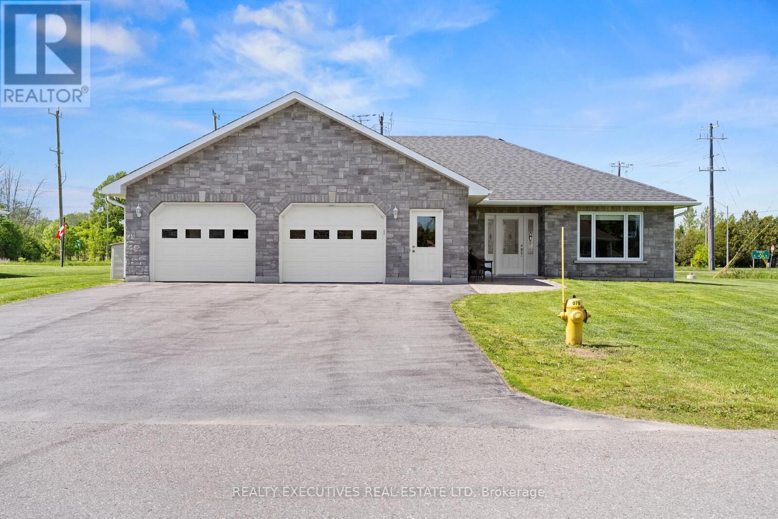 Property Photo: 10727 West End Terrace ON K0E 1K0