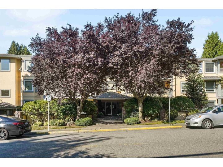 Property Photo: 1459 Blackwood Street 307 BC V4B 2Y8