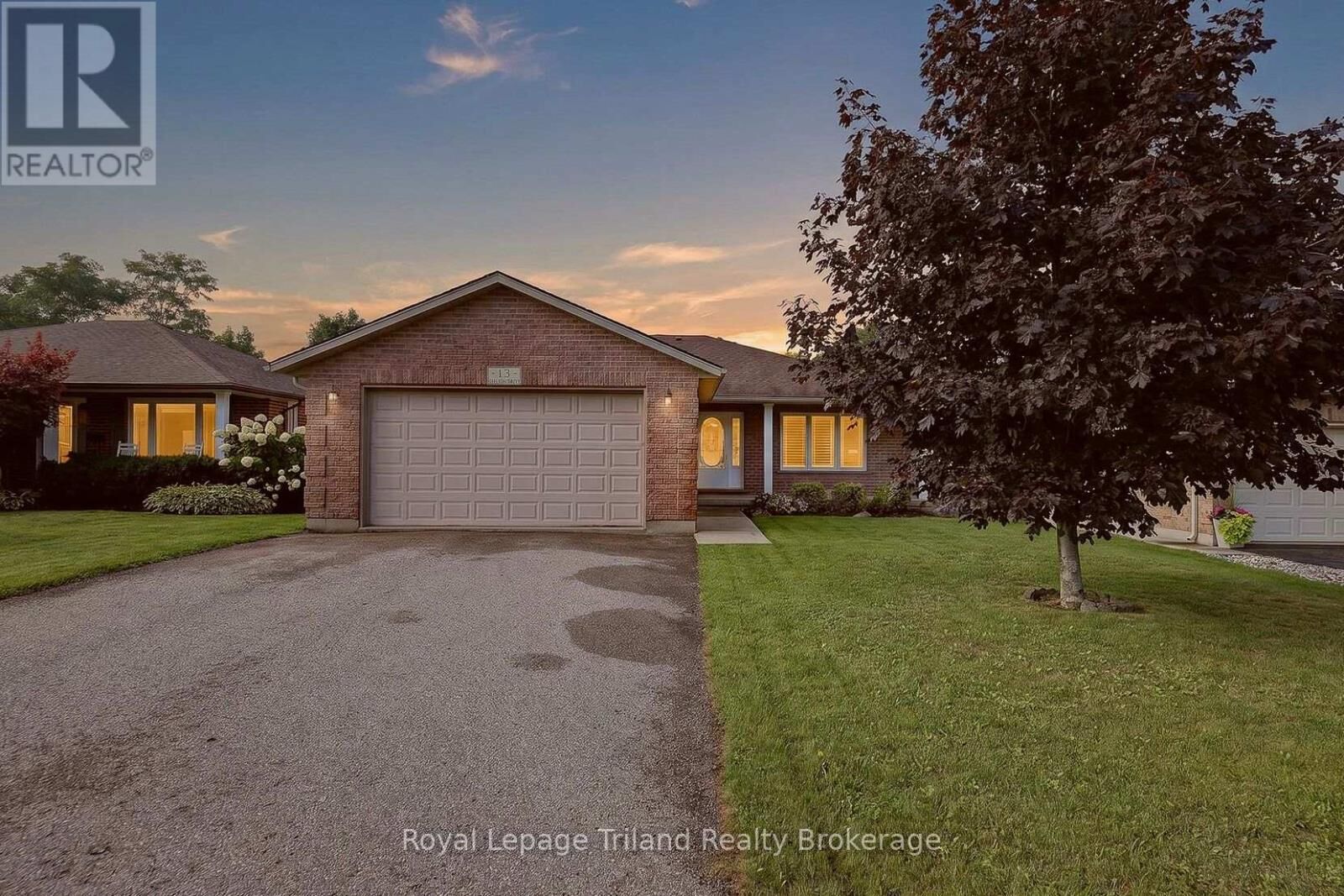 Property Photo:  13 Shelton Drive  ON N5C 4G1 