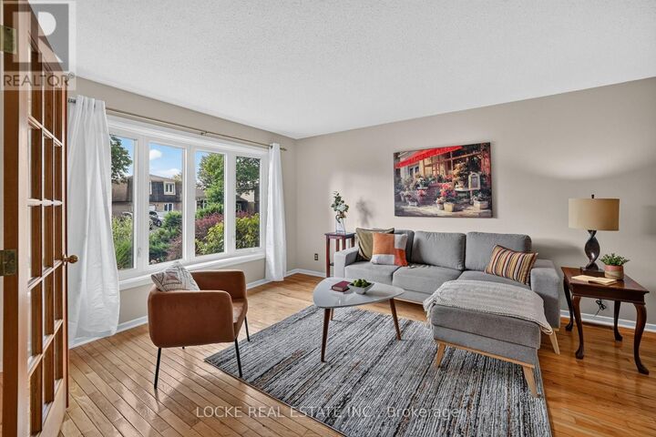 Property Photo:  1161 Beaujolais Crescent  ON K1C 2H5 