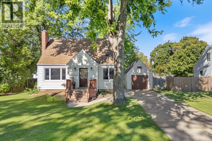 Property Photo:  1427 Egmond Drive  ON N7V 3H3 