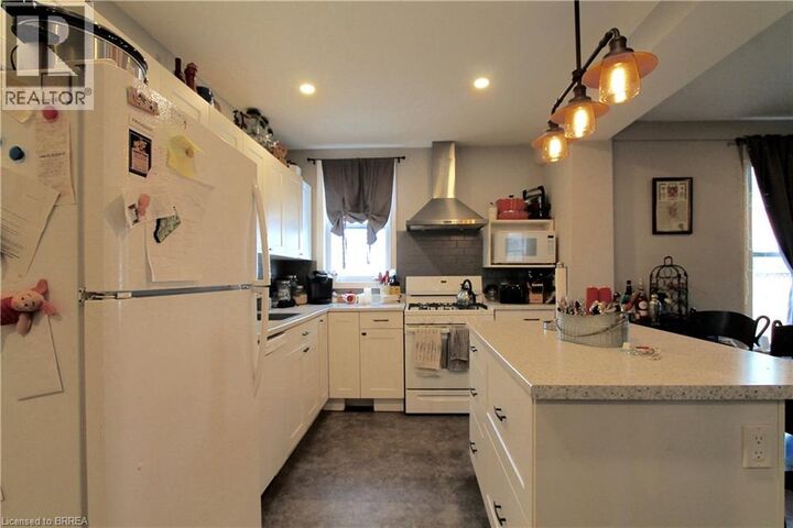 Property Photo: 125 Norfolk Street South Lower ON N3Y 2W3