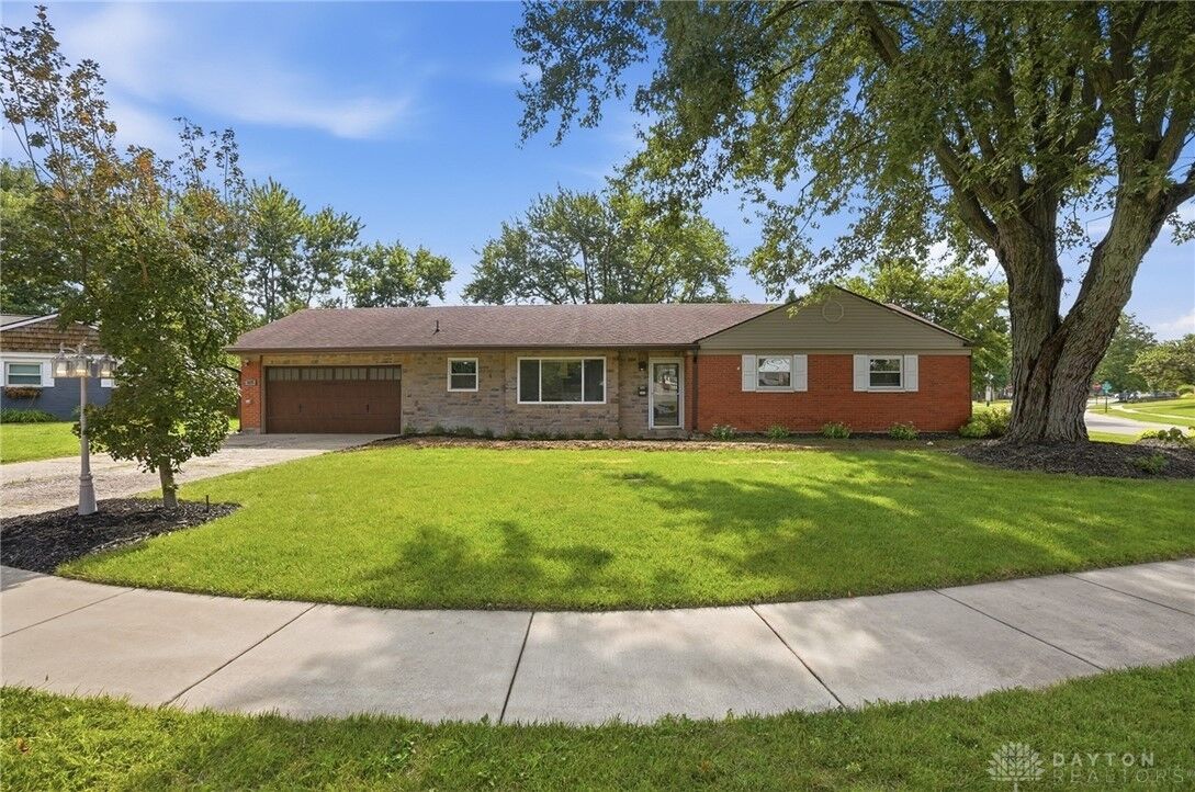 Property Photo: 3524 Ascot Court OH 45429