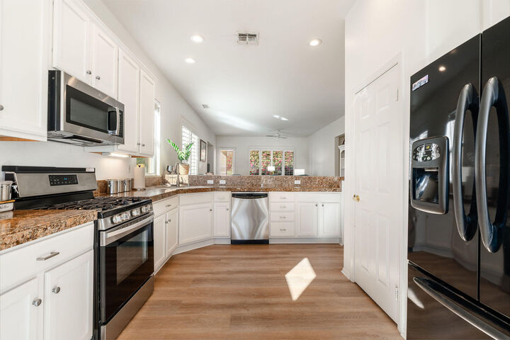 Property Photo:  44719 Alexandria Vale  CA 92201 