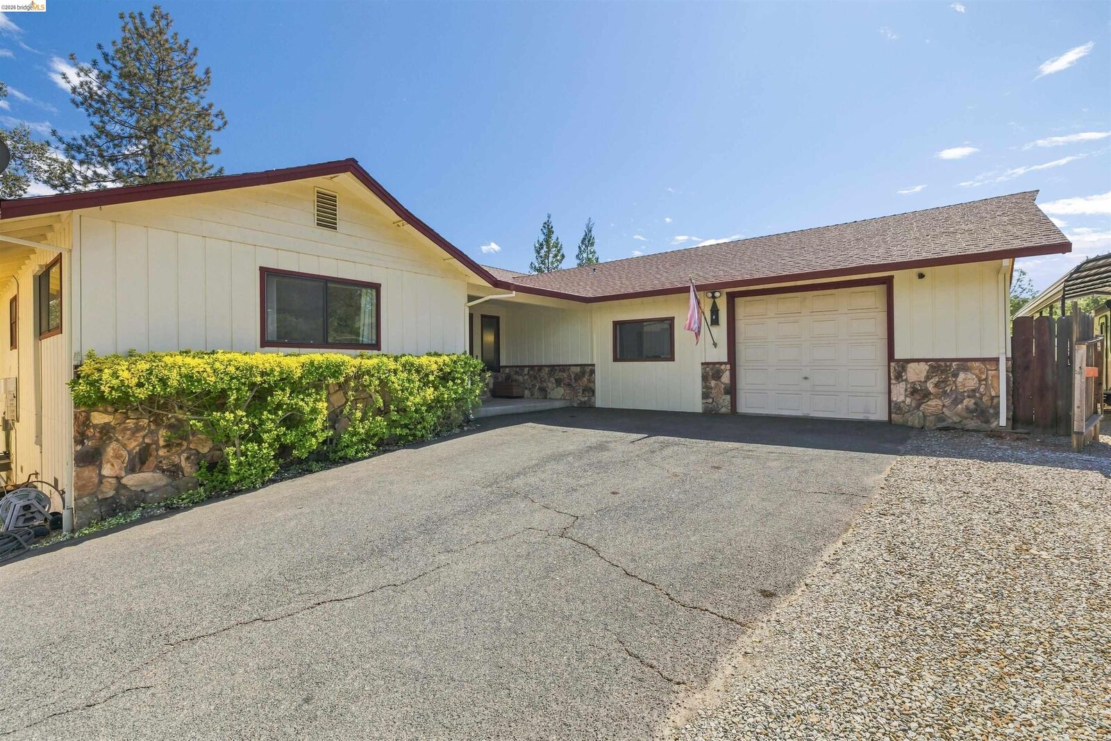 Property Photo: 1240 Suzanne Dr CA 95222