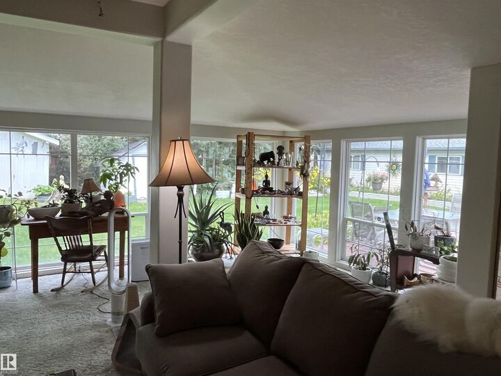 Property Photo: 5224 50 Avenue SE AB T0E 0A0