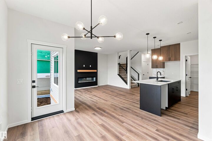 Property Photo:  5213 Schonsee Drive NW  AB T5Z 0V8 
