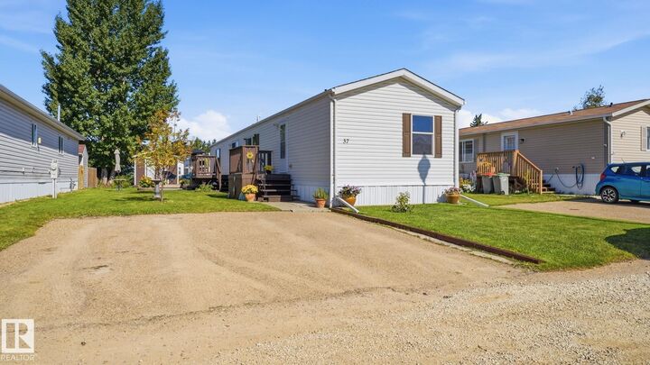Property Photo:  37 Midland Road  AB T0C 1Z0 