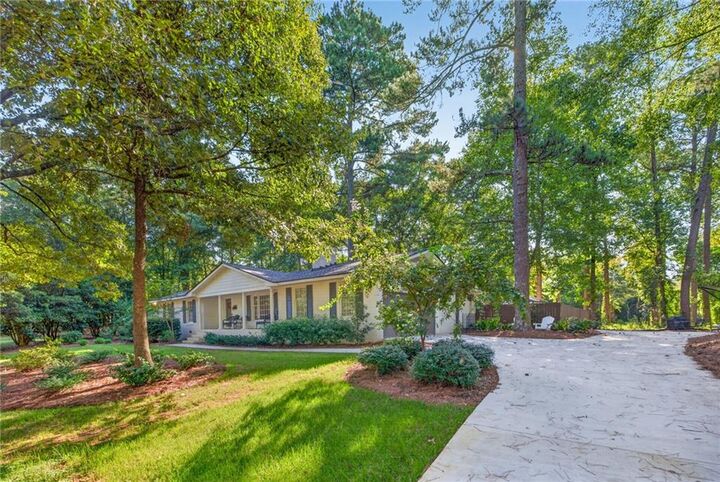 Property Photo: 190 Gatewood Place GA 30607